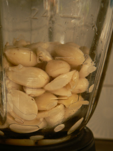 لبن اللوز - لوز في الخلاط