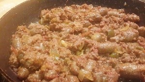 بالصور طريقة عمل فطيرة السجق الشرقي