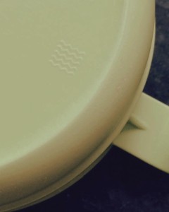 علامة صلاحية الآواني للميكروييف