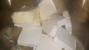 طريقة عمل كيك الجزر بكريمة الجبنة بالصور