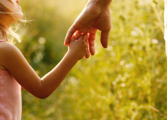 كيف تتعامل مع مشاعر الطفل؟