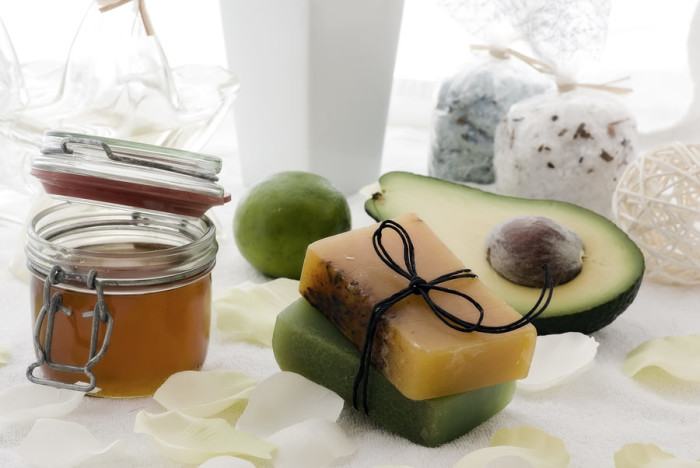 العناية بالبشرة الجافة