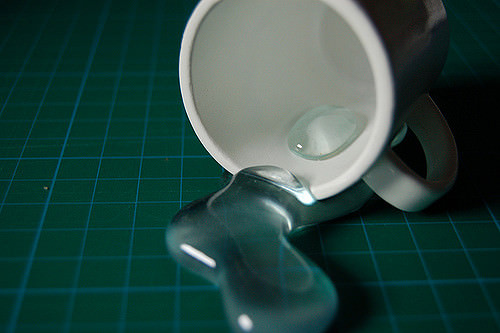 ودلقت المية علي السجادة ودلقت المية علي السجادة